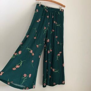 NWOT Jaase Flowy Pants Green Floral Print